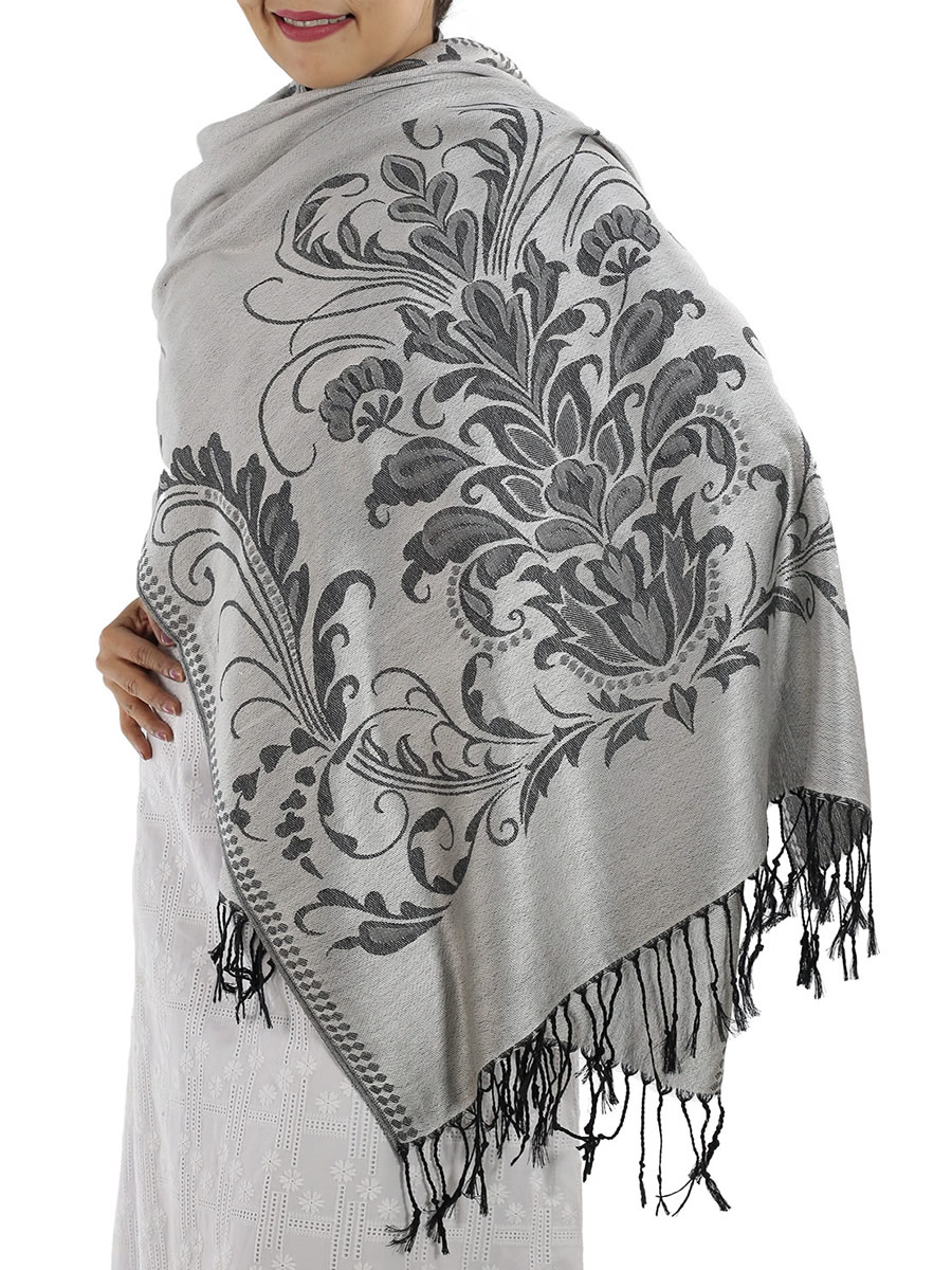 Jennings, St Louis patterned silver pashminas
